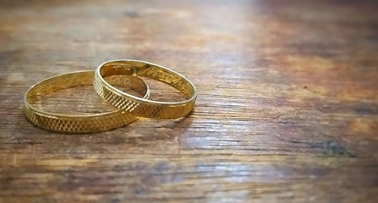 Aliança (Fox) trabalhada ouro 18k (750) mod. 043 com 1,40g (cada) e 3.10mm (cada).-min